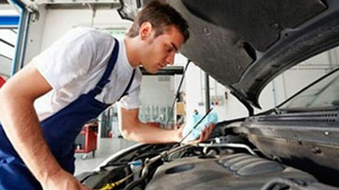 Venta y reparación de vehículos, la actividad con más empleos vacantes