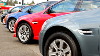 Las ventas de coches caerán hasta el 4% en 2012