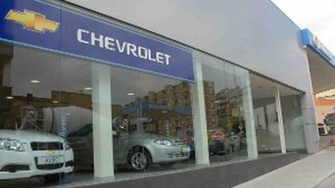 Chevrolet mete prisa a sus concesionarios para que firmen el cierre