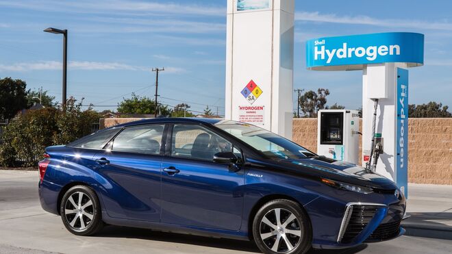 El sedán de pila de combustible de Toyota llegará a Europa en 2015