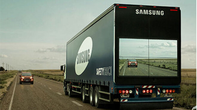 Samsung monta pantallas en camiones para ayudar a adelantar