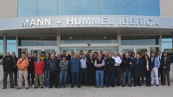 Cincuenta talleres clientes de EMMS (Gecorusa) visitan Mann+Hummel