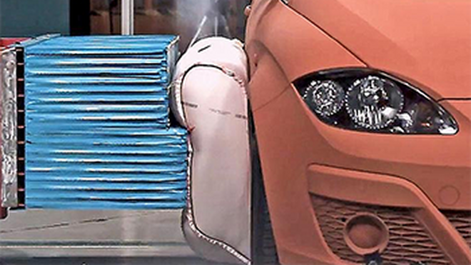 Desarrollan airbags exteriores para proteger de colisiones laterales