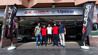 Jugadores del Barcelona Lassa visitan el taller insignia de Lassa Center