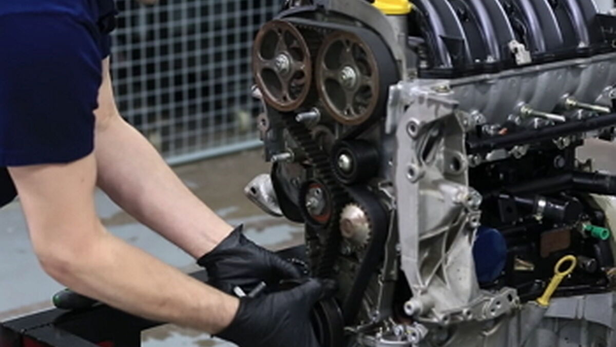 cambiar la correa de distribución de un motor DOHC Renault