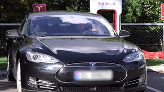 El 'hackeo' de un Tesla Model S arroja más dudas sobre el coche conectado