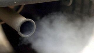 Por qué produce un exceso de humo el motor de un coche