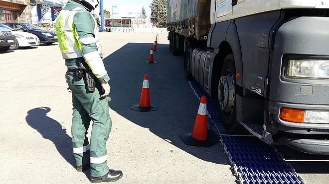 Tráfico se suma a la campaña de vigilancia de Tipsol de camiones y autobuses