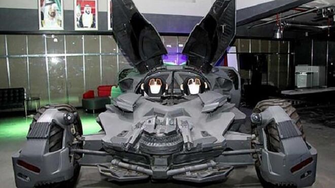 ¿Cómo sería reparar un Batmóvil?