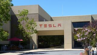 Tesla negocia la ubicación de su primera gigafactoría en Europa