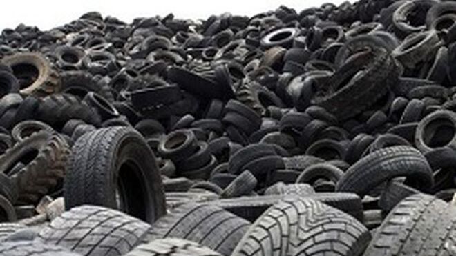 Castilla-La Mancha retira los neumáticos de tres depósitos ilegales
