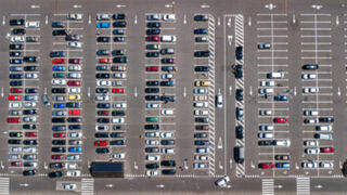 Los sistemas de dirección, claves en el desarrollo de coches que aparcan solos