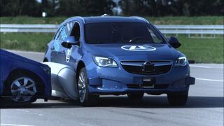 ZF desarrolla un airbag lateral externo para los vehículos