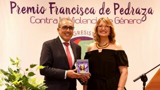 Talleres Gallardo recibe un galardón por su labor contra la violencia de género