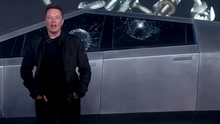 Elon Musk rompe en una presentación el cristal indestructible de su último vehículo