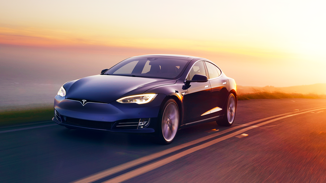 Tesla confirma que será posible usar las cámaras laterales de sus coches para aparcar