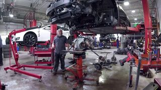 Un taller de Canadá "hackea" el Tesla Model 3 para dotarle de más rendimiento y aceleración