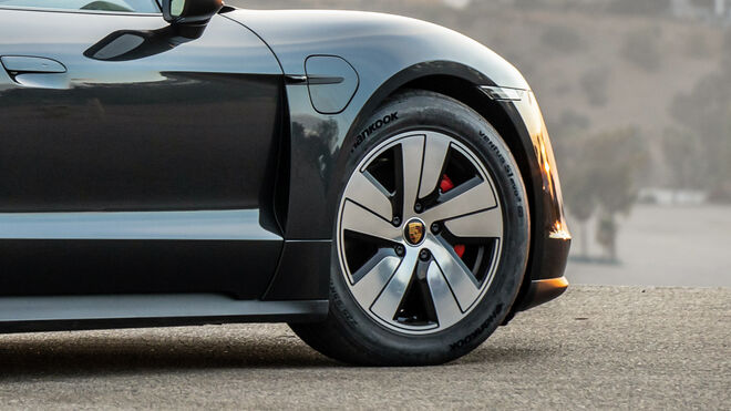 Hankook equipará los deportivos eléctricos de Porsche Taycan con sus neumáticos especiales