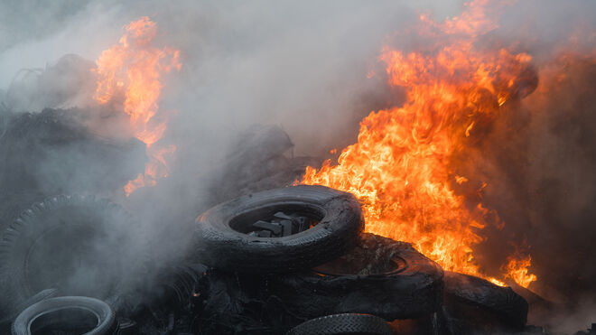 ¿Por qué quemar neumáticos abandonados de forma ilegal debilita la capa de ozono?