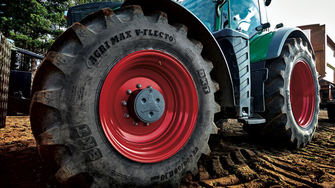 Agrimax V-Flecto, nueva gama de neumáticos BKT para tractores de alta potencia