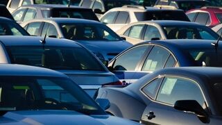 La venta de vehículos en España cierra 2020 con una caída del 32,3%