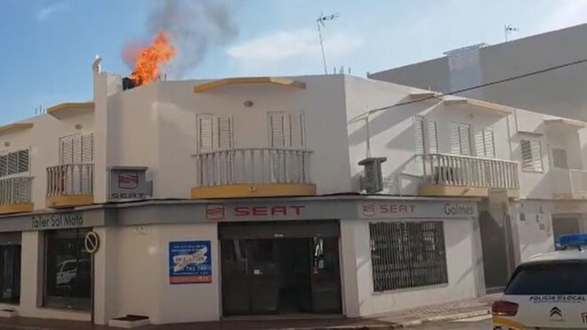 Una chispa provoca el incendio de un taller de Santa Eulària (Ibiza)
