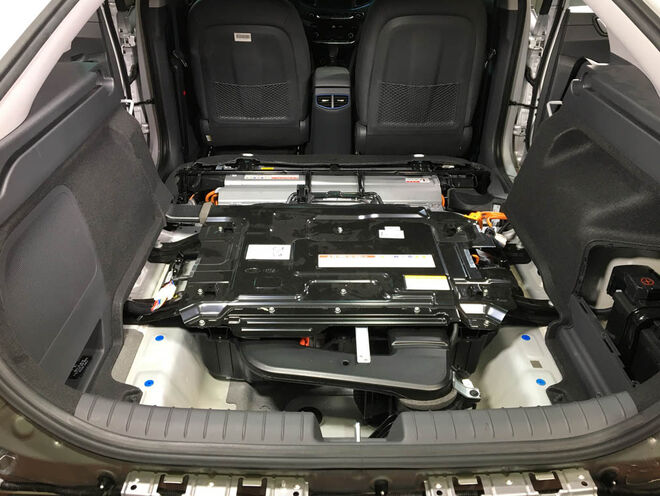 Confuse crisis reader Desmontaje de baterías del Hyundai Ioniq PHEV e intercambio de módulos