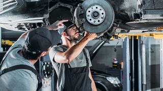 ¿Cuál es el coste total de mantenimiento de un vehículo durante su vida útil?