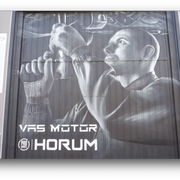 Video: PRO Service y el grafitero Xolaka pintan el cierre del taller Vas Motor Service