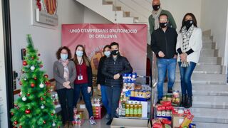 UEAC recoge más de una tonelada de alimentos en su iniciativa "Taller Solidari 2021"