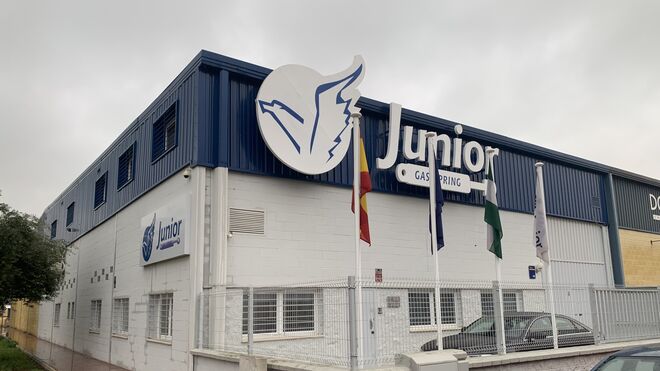 Junior Gas Spring cumple 20 años con nuevas instalaciones y lo celebra con sus agentes comerciales