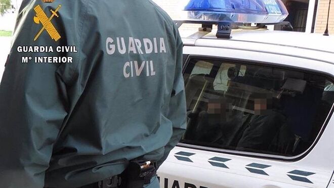 Cuatro detenidos por manipular cuentakilómetros de coches de segunda mano en un taller de Ávila