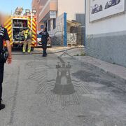 Extinguido un incendio en un taller mecánico situado en Puerto de Mazarrón (Murcia)