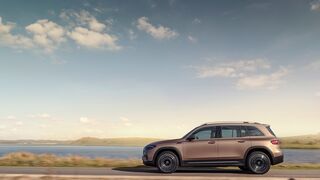 Continental equipará de fábrica al Mercedes Benz EQB eléctrico con neumáticos de verano e invierno