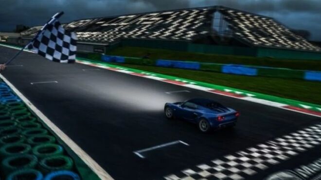 La Philips RacingVision GT200 gana el premio "Best Buy 2023" de Auto Express