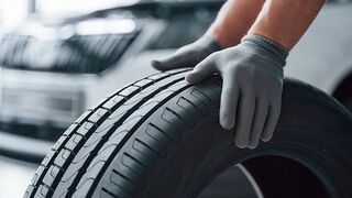 OCU detecta diferencias de duración de hasta 42.700 kilómetros en neumáticos de la misma categoría