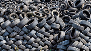 Cada taller español genera más de una tonelada de neumáticos usados al año para su reciclaje