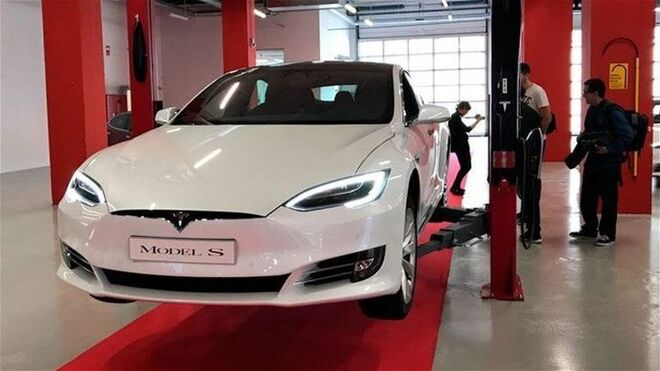 Carglass comienza a trabajar con Tesla en diez talleres de toda España