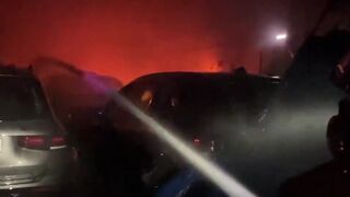 Un incendio en un taller de Colmenar Viejo (Madrid) calcina 15 coches