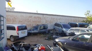Clausurados dos talleres ilegales con 34 coches en Argamasilla de Alba (Ciudad Real)