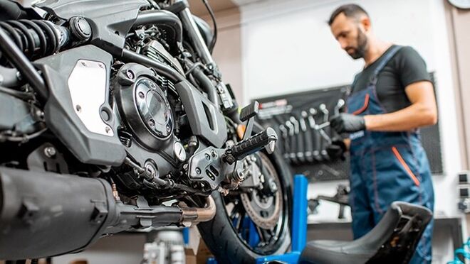 El Gobierno da el primer paso para una FP de reparación y mantenimiento de motos