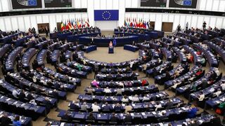 El Parlamento Europeo apoya posponer aún más la Euro 7 a cambio de no relajar las exigencias en emisiones