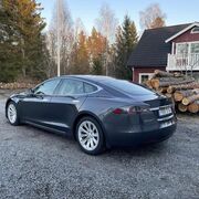 25.000 euros en seis años: el paso por el taller de un Tesla Model S con 500.000 km.