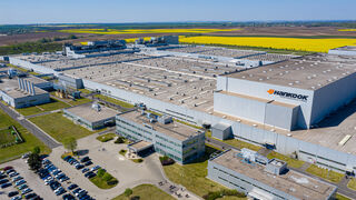 Hankook fabricará neumáticos de camiones y autobuses en su fábrica europea a partir de 2027