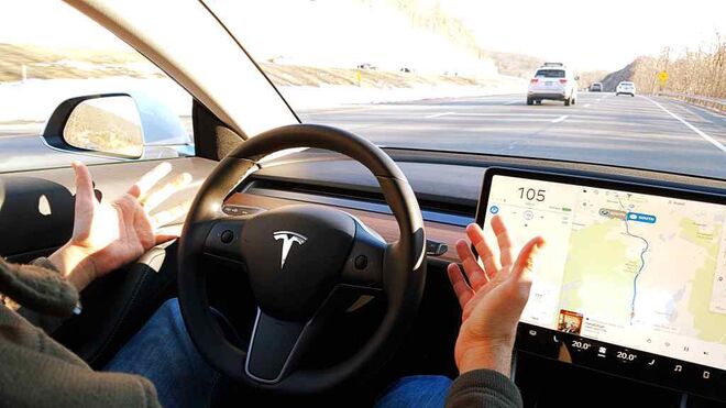 Tesla, de nuevo a revisión por su sistema de conducción autónoma