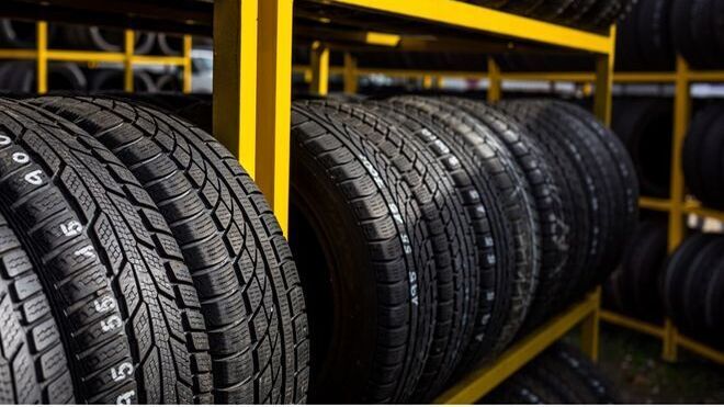 Bruselas inicia una inspección a varios fabricantes de neumáticos por sospechas de fijar precios
