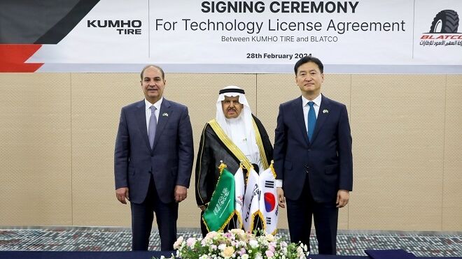 Kumho Tire firma un acuerdo de exportación de tecnología con la saudí Blatco