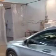 Clausurado en Jaén un taller ilegal con varios plásticos como cabina de pintura