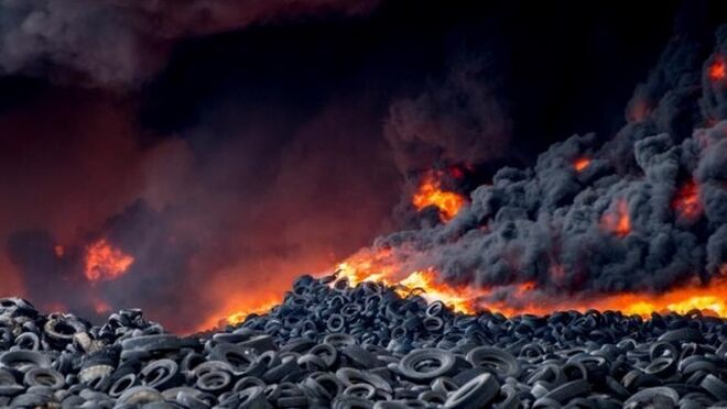 Multan a una empresa de reciclaje de neumáticos de Ceutí (Murcia) por falta de seguridad tras un incendio
