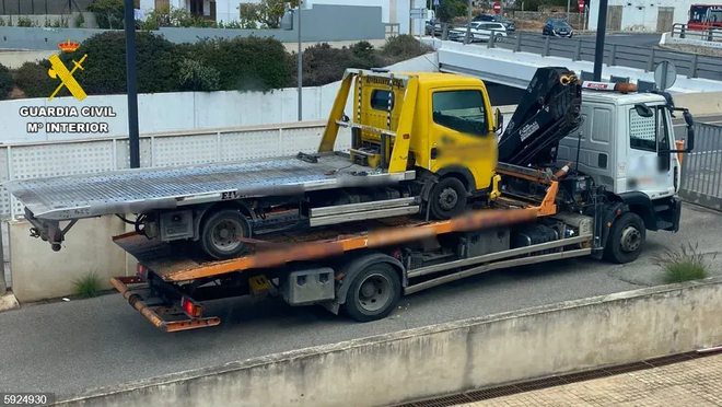 Detenidas seis personas en Ibiza por robar vehículos con grúa para venderlos por piezas